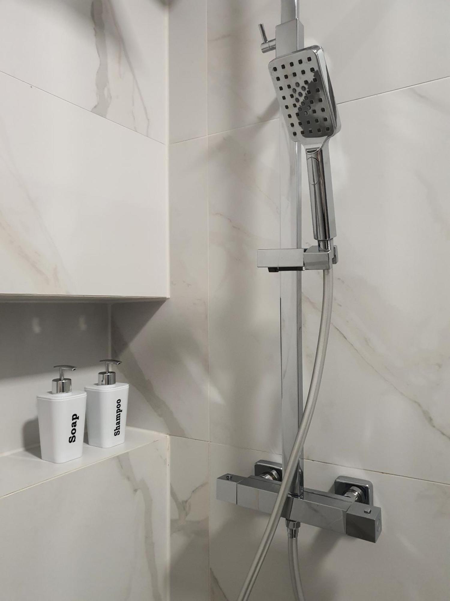 Riverside Elegance Apartma