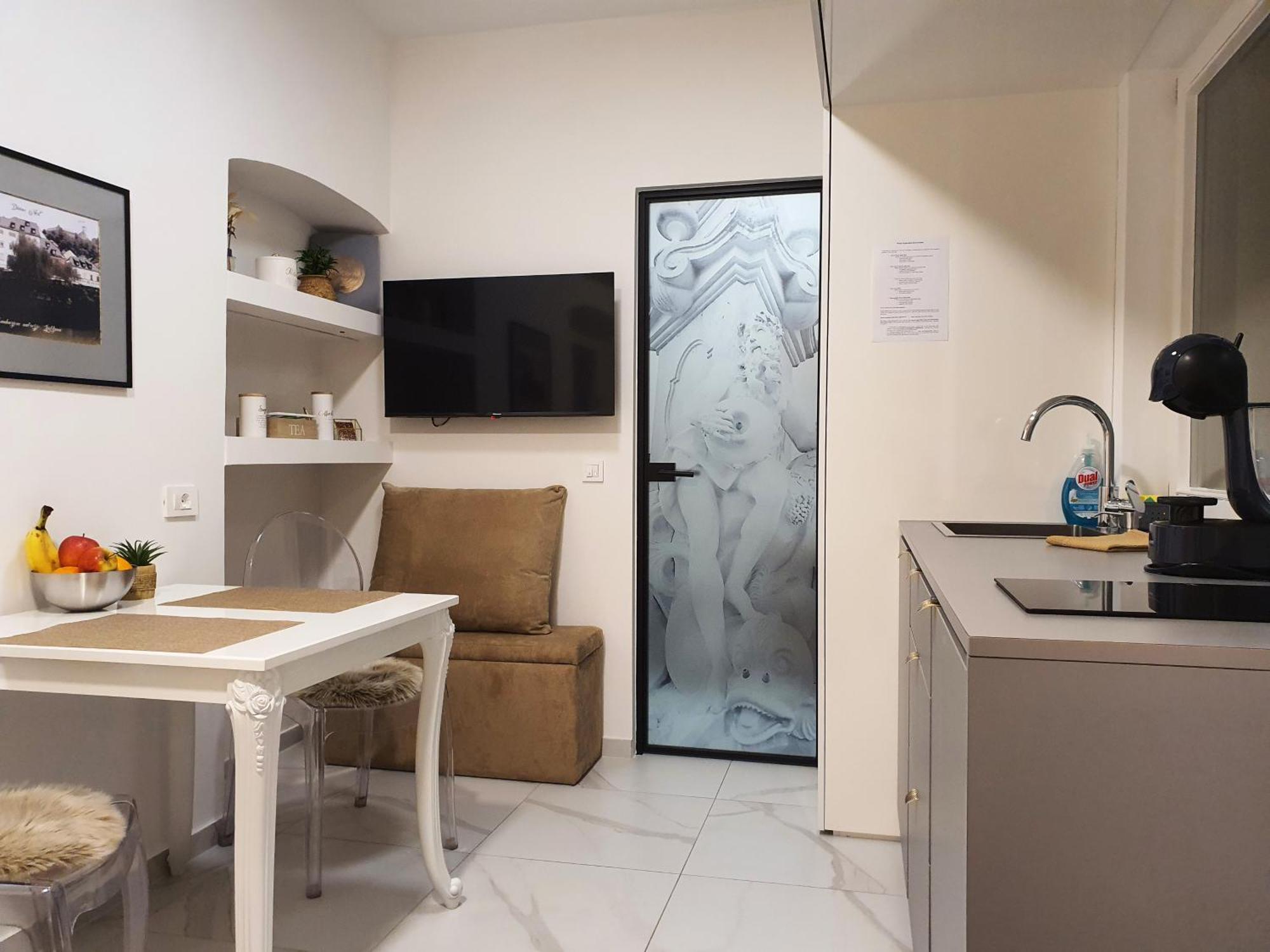 Apartma Riverside Elegance *